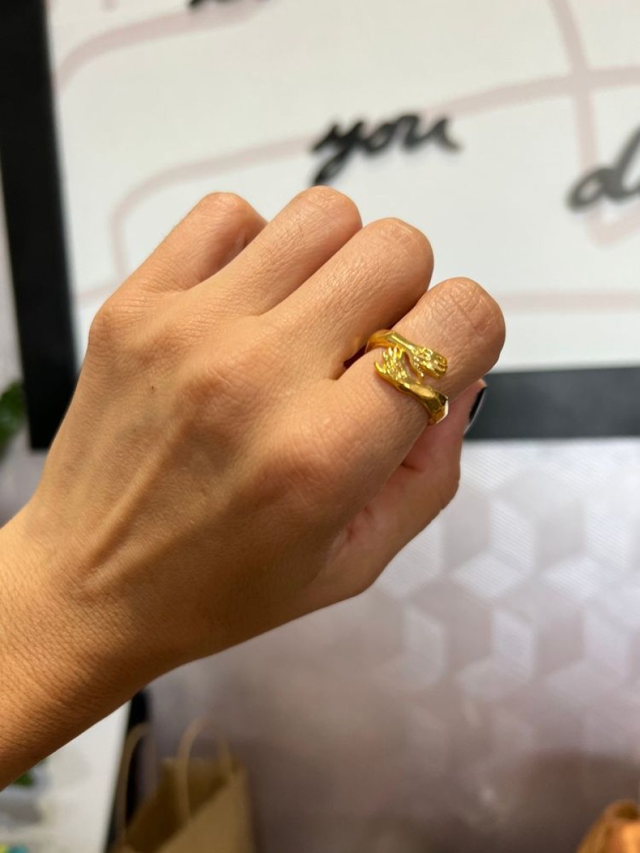 Accessories 89 | The Hug Ring Gold